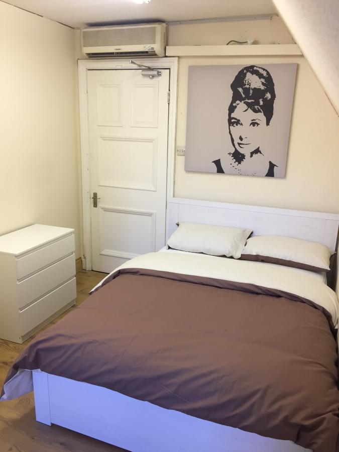 Amity Hostel Londra Esterno foto